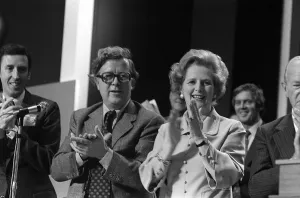 Geoffrey Howe and Margaret Thatcher October 1977 applaud the speech of William Hague Geoffrey Howe and Margaret Thatcher October 1977 applaud the speech of William Hague