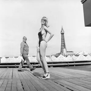 Glamour: Beach Fashion at Blackpool. March 1975 75-1705-001 Glamour: Beach Fashion at Blackpool. March 1975 75-1705-001