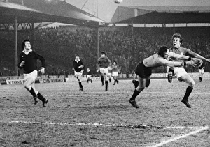 Glasgow Rangers 3 v Heart of Midlothian 2. Scottish Premier Division match at Ibrox Glasgow Rangers 3 v Heart of Midlothian 2. Scottish Premier Division match at Ibrox