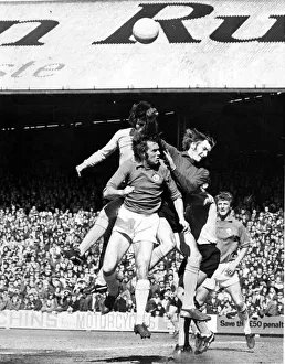goalkeeper Mike Walker to the cross - 17th April 1971 goalkeeper Mike Walker to the cross - 17th April 1971