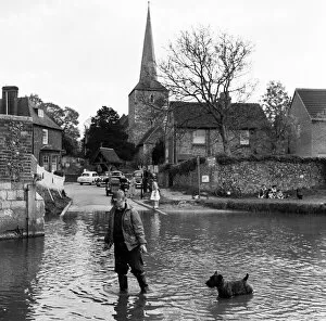 Images Dated 22nd June 2016: Good Friday scenes in Eynsford, Kent. 19th April 1957
