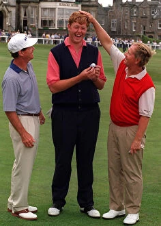 Images Dated 19th July 1995: Gordon Sherry, Tom Watson and Jack Nicklaus congratulate Hole in One giant Gordan Sherry