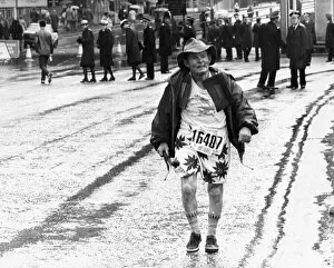 Images Dated 27th June 1982: The Great North Run 27 June 1982 - runner Kipper Herring