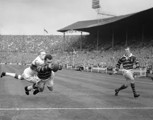 Huddersfield score a try in the Rugby League Cup Final at Wembley Huddersfield score a try in the Rugby League Cup Final at Wembley