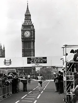 HUGH JONES CROSSES THE FINISH LINE TO WIN THE LONDON MARATHON - 9TH MAY 1982 HUGH JONES CROSSES THE FINISH LINE TO WIN THE LONDON MARATHON - 9TH MAY 1982
