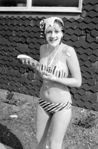 Humour: Throwing: Fight: Custard Pies. April 1977 77-02002-001 Humour: Throwing: Fight: Custard Pies. April 1977 77-02002-001