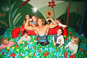 Images Dated 27th July 1995: Hunter from Gladiators at the Meadway Sports Centre. 27th July 1995