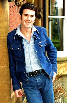 Mirror/0100to0199 00138/ian kelsey actor star musical grease Mirror/0100to0199 00138/ian kelsey actor star musical grease