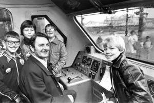 Inter-City 125 High Speed train driver George Goodair shows our Fix It kids the controls Inter-City 125 High Speed train driver George Goodair shows our Fix It kids the controls