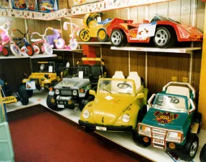 Interior view of Romer Parrish toy shop. October 1993 Interior view of Romer Parrish toy shop. October 1993