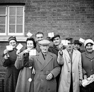 Ipswich Town Collection: Ipswich Town v. Norwich City. Fans queue for free tickets for the CCTV broadcast of
