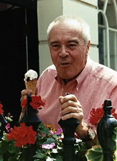 Jack Lemmon actor who stars in Veterans Day eating ice cream July 1989 Jack Lemmon actor who stars in Veterans Day eating ice cream July 1989