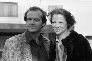 Jack Nicholson and Louise Fletcher pose for photographers outside The Dorchester Hotel to Jack Nicholson and Louise Fletcher pose for photographers outside The Dorchester Hotel to