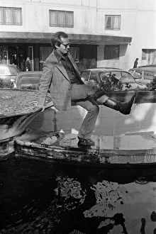 Jack Nicholson poses for photographers outside The Dorchester Hotel to promote his new Jack Nicholson poses for photographers outside The Dorchester Hotel to promote his new