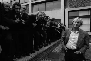 Jack Nicklaus golfer 1974 at golf clinic hands in pocket men leaning on rail Jack Nicklaus golfer 1974 at golf clinic hands in pocket men leaning on rail