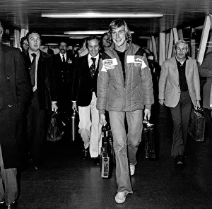 James Hunt, the new World Motor Racing Champion, received a hero' James Hunt, the new World Motor Racing Champion, received a hero'