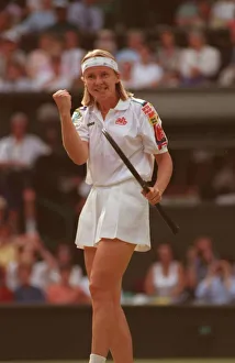 JANA NOVOTNA DURING HER MATCH AGAINST STEFFI GRAFF WIMBLEDON TENNIS CHAMPIONSHIPS JANA NOVOTNA DURING HER MATCH AGAINST STEFFI GRAFF WIMBLEDON TENNIS CHAMPIONSHIPS