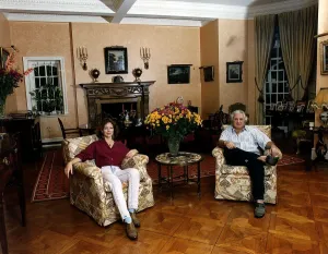 Jenny Seagrove and her Director boyfriend Michael Winner in their home relaxing Jenny Seagrove and her Director boyfriend Michael Winner in their home relaxing