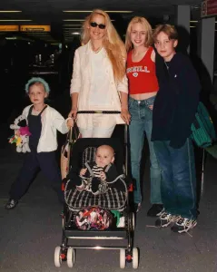 Jerry Hall and family leave Heathrow for Nice July 1998 Jerry Hall and family leave Heathrow for Nice July 1998