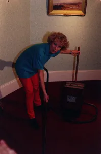 Jilly Goolden TV Presenter March 1998 Useing an antique hoover at the 1998 Daily Jilly Goolden TV Presenter March 1998 Useing an antique hoover at the 1998 Daily