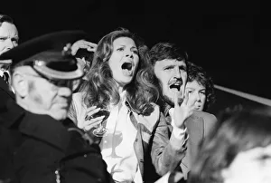 JIMMY HILL AND RAQUEL WELCH November 1972 Y2K JIMMY HILL AND RAQUEL WELCH November 1972 Y2K