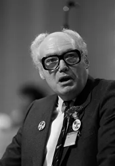 JIMMY KNAPP AT THE TUC CONFERENCE 06/09/1986 JIMMY KNAPP AT THE TUC CONFERENCE 06/09/1986