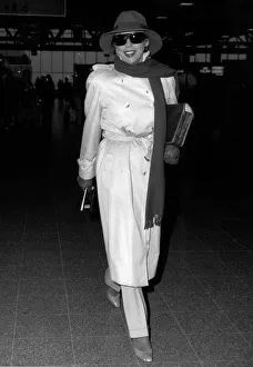 Joan Collins actress leaving for Los Angeles in March 1988 Joan Collins actress leaving for Los Angeles in March 1988