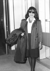 Joan Collins actress stars in Dynasty, November 1988 Joan Collins actress stars in Dynasty, November 1988