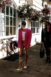 Joan Collins Actress walking in street Dbase A©Mirrorpix Joan Collins Actress walking in street Dbase A©Mirrorpix