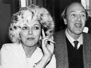 Joan Collins wearing fur hat with Roald Dahl at TV press conference - March 1979 Joan Collins wearing fur hat with Roald Dahl at TV press conference - March 1979