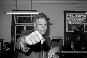 Joe Louis in London: The Brown Bomber is here: The World Press were invited for a photo Joe Louis in London: The Brown Bomber is here: The World Press were invited for a photo