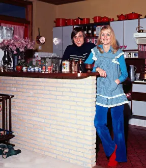 Johan Cruyff at home with his wife Danny December 1972 Johan Cruyff at home with his wife Danny December 1972