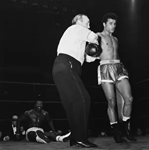 John Conteh vs Emilio Okee at the Royal Albert Hall, London, England John Conteh vs Emilio Okee at the Royal Albert Hall, London, England