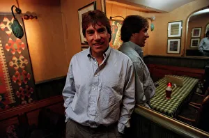 John Inverdale TV Presenter October 1998 Presenter of On Side on ITV sporting John Inverdale TV Presenter October 1998 Presenter of On Side on ITV sporting