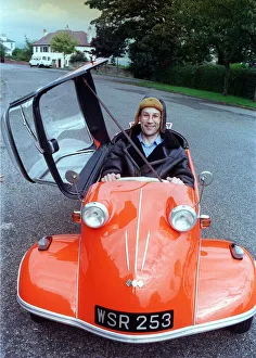 JOHN MILLER FROM GREENOCK October 1998 WITH HIS BUBBLE CAR Hood JOHN MILLER FROM GREENOCK October 1998 WITH HIS BUBBLE CAR Hood