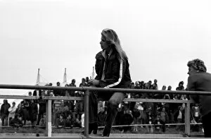 Images Dated 13th August 1977: John Player British Grand Prix, Silverstone. Stephanie McLean (Sheene