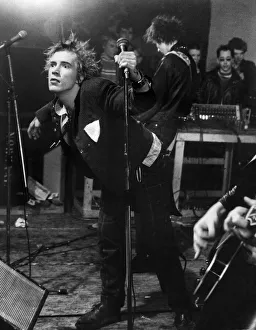 Johnny Rotten lead singer with the Sex Pistols pop group 1977 everettselected Johnny Rotten lead singer with the Sex Pistols pop group 1977 everettselected