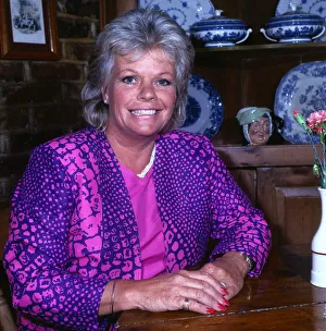 Judith Chalmers at home November 1987 A©mirrorpix Judith Chalmers at home November 1987 A©mirrorpix
