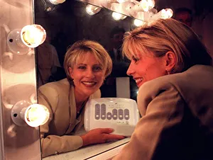 Mirror/0100to0199 00198/julia carling who just split husband carling Mirror/0100to0199 00198/julia carling who just split husband carling