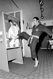 Karate Machine: Man/Machine/Unusual/Humour: Kung Fu man Baron Omidi tries out the new Karate Machine: Man/Machine/Unusual/Humour: Kung Fu man Baron Omidi tries out the new