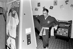 Karate Machine: Man/Machine/Unusual/Humour: Kung Fu man Baron Omidi tries out the new Karate Machine: Man/Machine/Unusual/Humour: Kung Fu man Baron Omidi tries out the new