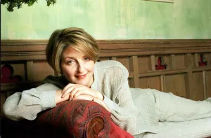Kaye Adams TV presenter at home February 1999 lying on chaise longue wearing linen suit Kaye Adams TV presenter at home February 1999 lying on chaise longue wearing linen suit