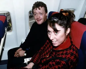 Mirror/0100to0199 00126/keith chegwin tv presenter flight manchester girl Mirror/0100to0199 00126/keith chegwin tv presenter flight manchester girl