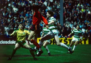 Kevin Gallacher scores for Dundee United December 1988 Kevin Gallacher scores for Dundee United December 1988