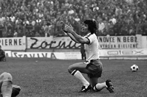Kevin Keegan goes down on his knees, but his prayers were not answered Kevin Keegan goes down on his knees, but his prayers were not answered