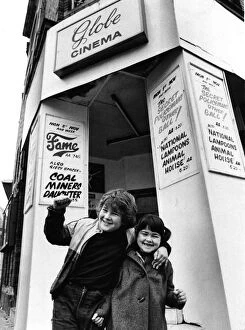Images Dated 3rd November 1982: Kevin Keenoy, the Cardiff 8 year old and his sister Maeve who presented a 1