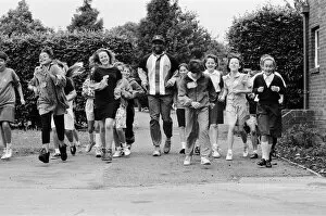 Images Dated 8th July 1991: Kriss Akabusi at Geoffrey Field School, Reading. 8th July 1991
