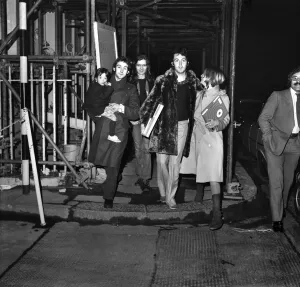 L-R Mary McCartney being carried by Benny Lane, Billy McCaldrey, Paul and Linda McCartney L-R Mary McCartney being carried by Benny Lane, Billy McCaldrey, Paul and Linda McCartney