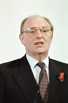 Images Dated 25th March 1992: Labour leader Neil Kinnock during the 1992 General Election campaign. 25th March 1992