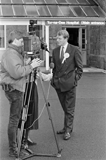 Leader of the Liberal Democrats Paddy Ashdown visits Tor-Na-Dee Hospital, Aberdeen Leader of the Liberal Democrats Paddy Ashdown visits Tor-Na-Dee Hospital, Aberdeen